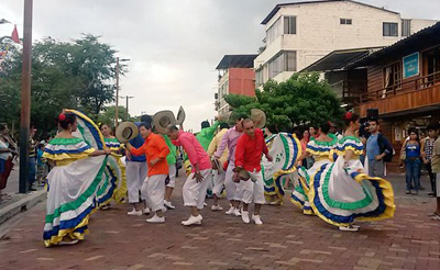 BAILES